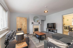 K Suites - Contractor House with 6 beds and Free Van Parking